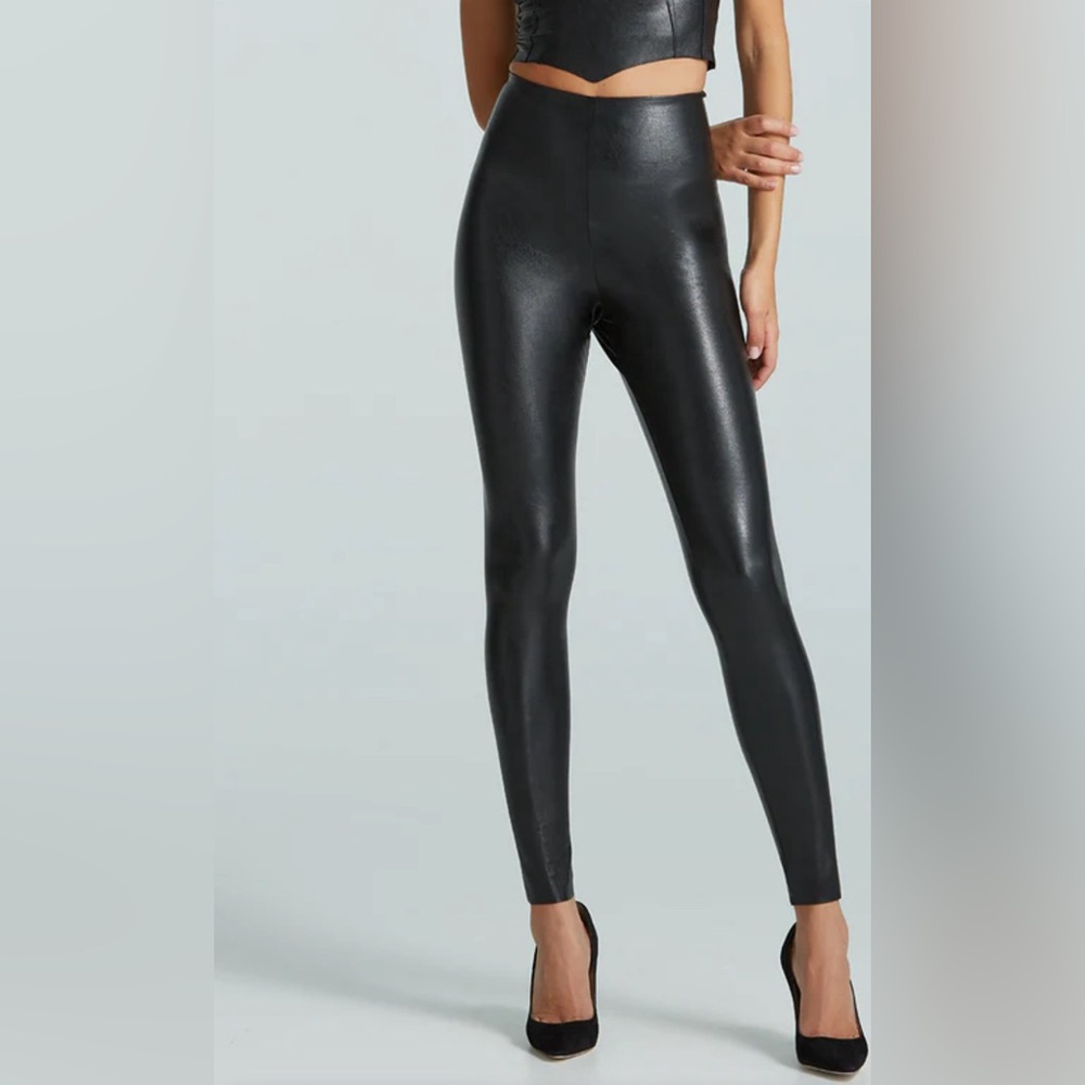 Never worn Commando Faux Leather Leggings